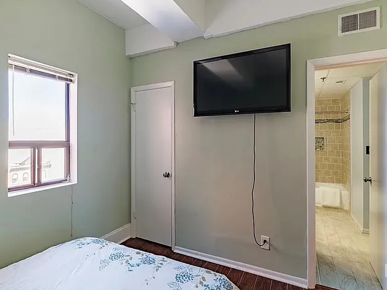 131 E Broad St #110 — Photo 6