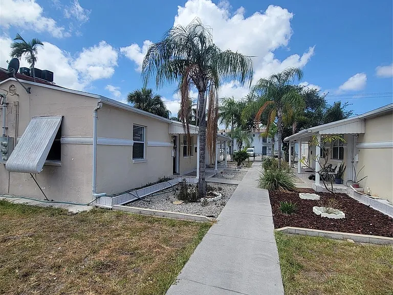 1822 Johnson St — Photo 2