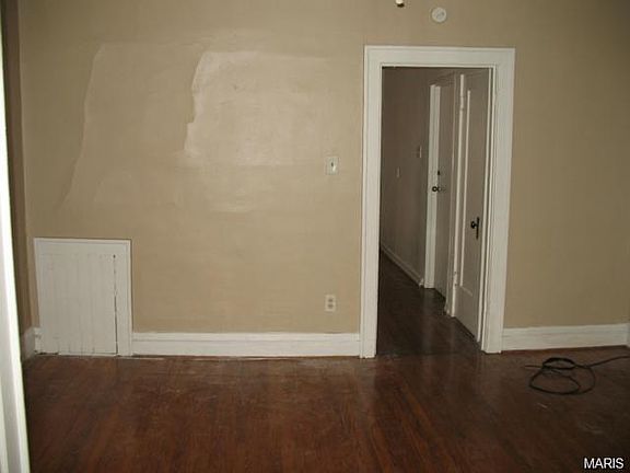3rd image of 1408 Woodland Dr