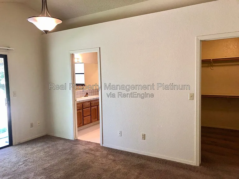 6425 N Arthur Ave — Photo 18