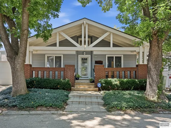212 N 127th Plz, Omaha, NE 68154
