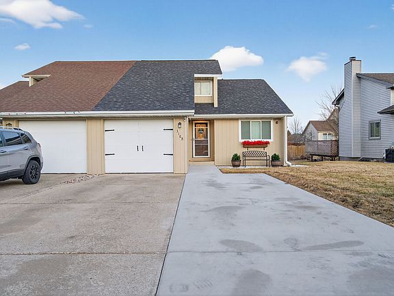 2nd image of 318 Vista Ct Unit B