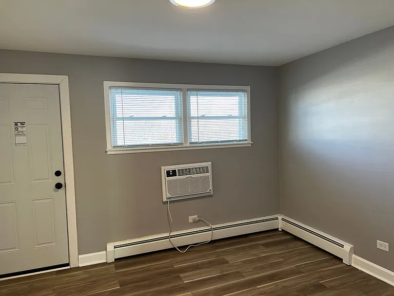 Salt Creek Apartments — Photo 30