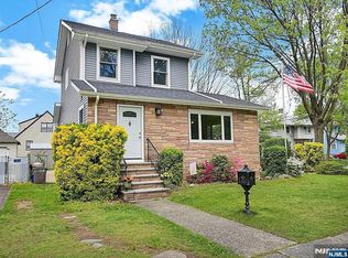 58 4th St, Ridgefield Park, NJ 07660