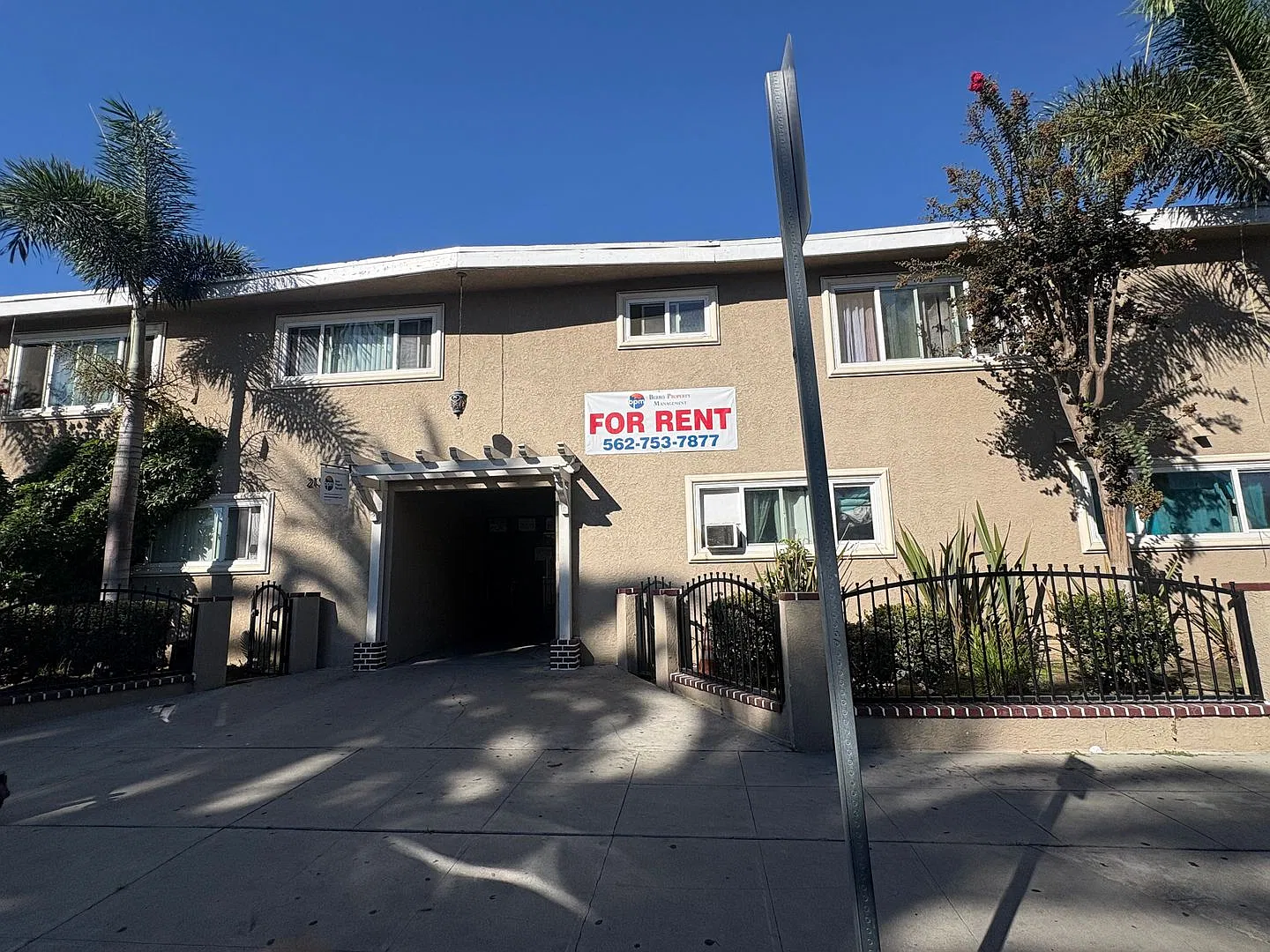 1843 Elm Ave Property — Photo 1