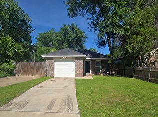 438 Sabine Ave, Cleburne, TX 76031