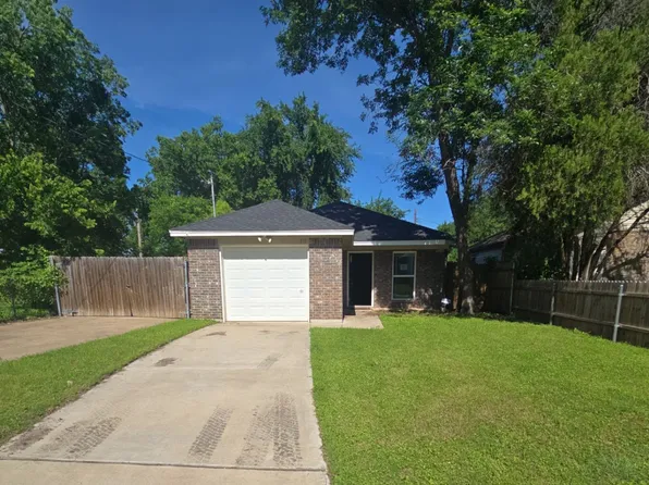 438 Sabine Ave, Cleburne, TX 76031