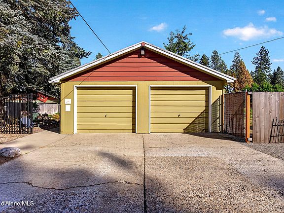 5th image of 1075 E Timber Ln