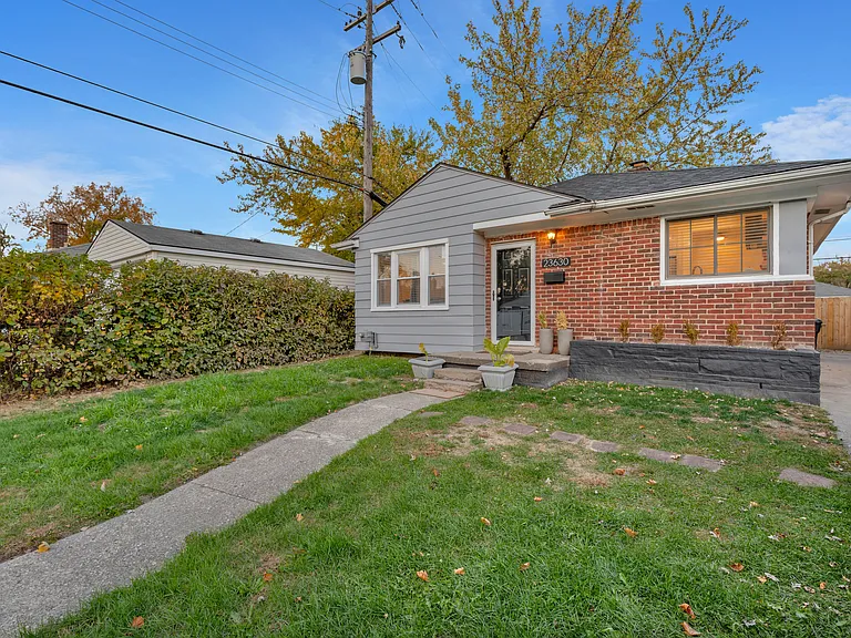 23630 Condon St — Photo 50