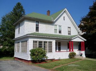 12 Clarence St, Worcester, MA 01605