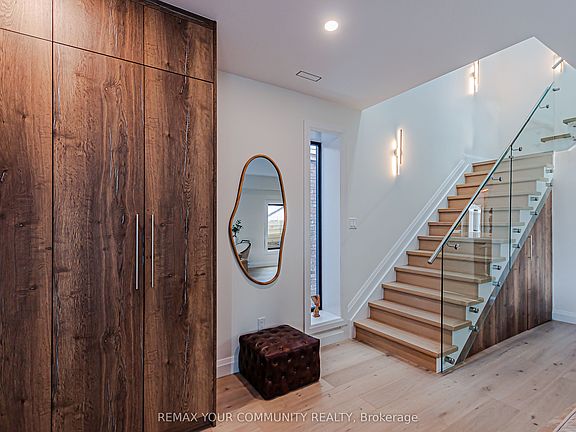 4th image of 89 Gainsborough Rd