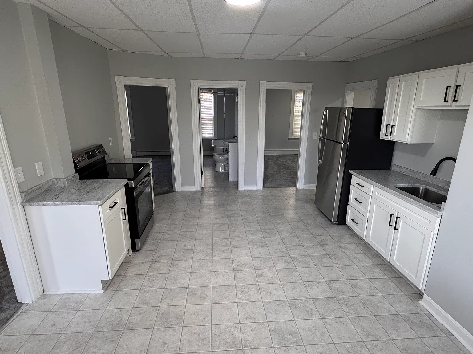 3 bed, 1400 sqft, $2,100 — Photo 2