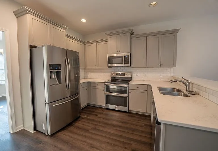293 McCrady Dr — Photo 16