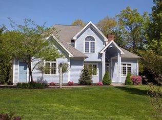 4 Inverness Rd, Falmouth, ME 04105