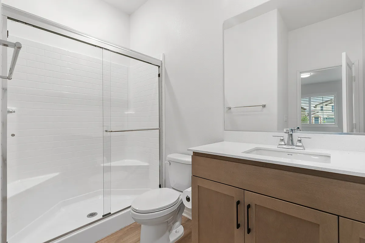 4 bed, 3.5 bath, 2525 sqft, $3,800 — Photo 4