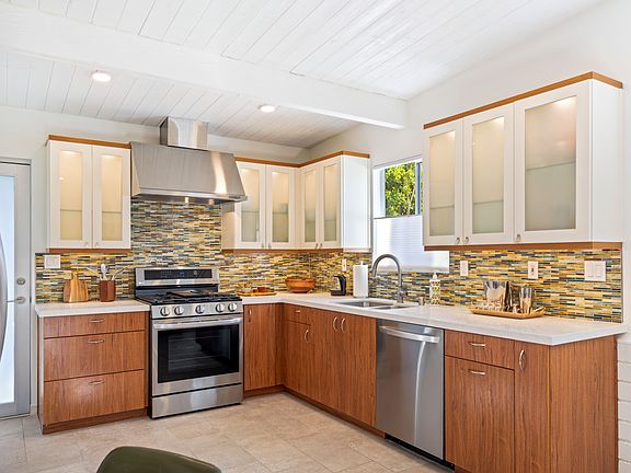 Kichen Stove Sink Dishwasher Bar