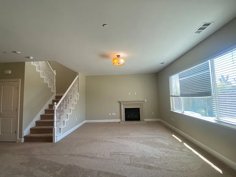 2600 Whitehorse Way — Photo 3