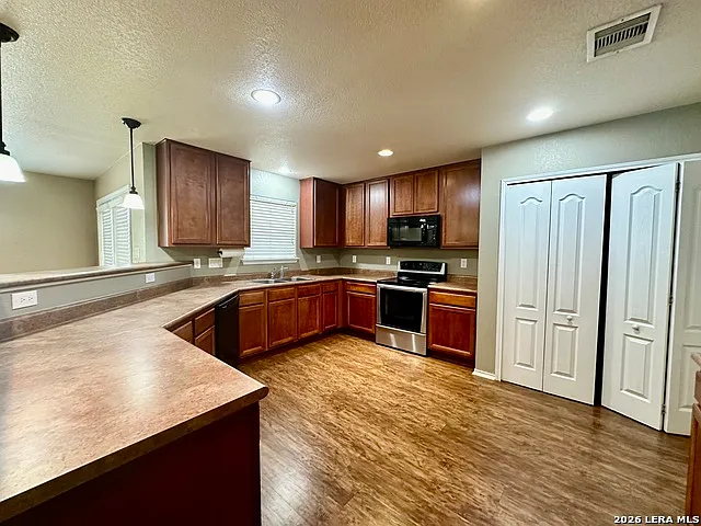 13710 York Woods — Photo 6