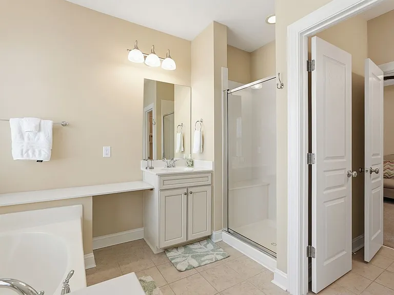 313 Lake View Dr — Photo 26