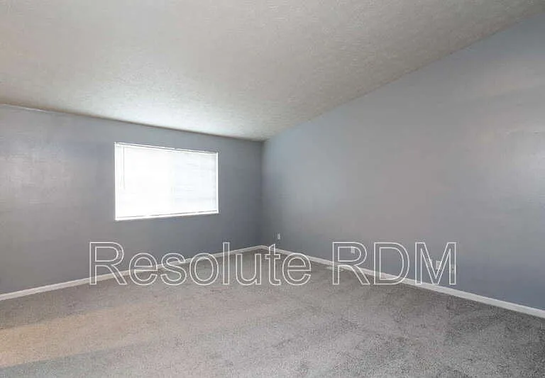 3826 Ireland Dr — Photo 8