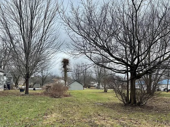 109 S Main Cross St, Bowling Green, MO 63334