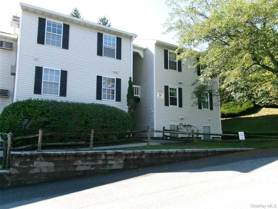 28 Lexington Hl #6