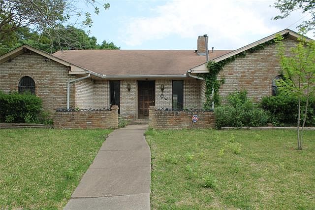 1st image of 100 Wesley Dr