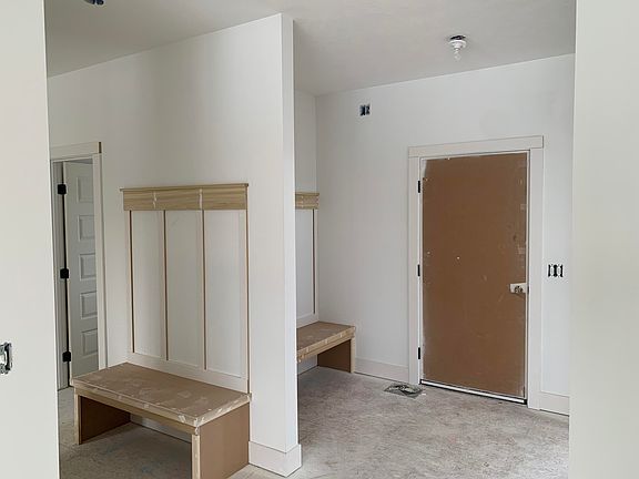 2nd image of 7876 Woodhurst Dr NE