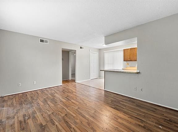 3rd image of 8000 Cambridge Cir APT C