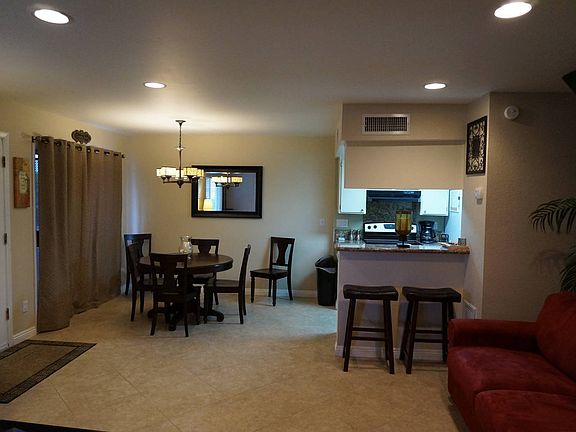 Kitchen/ Dining Area