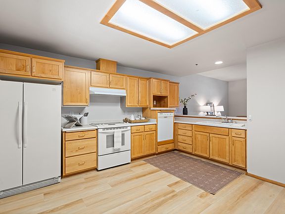 5th image of 851 Pavilion Pl