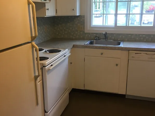 Townhouse Road Apartments