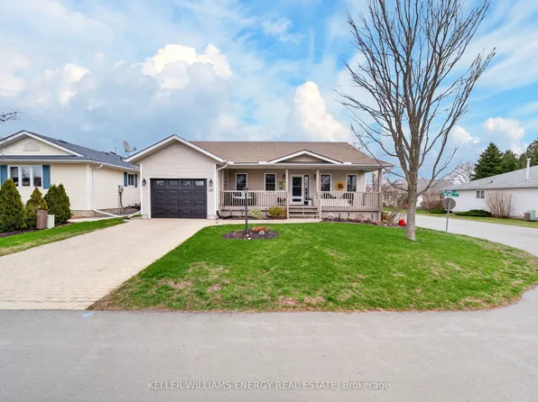 35 Cretney Dr, Prince Edward County, ON K0K 3L0