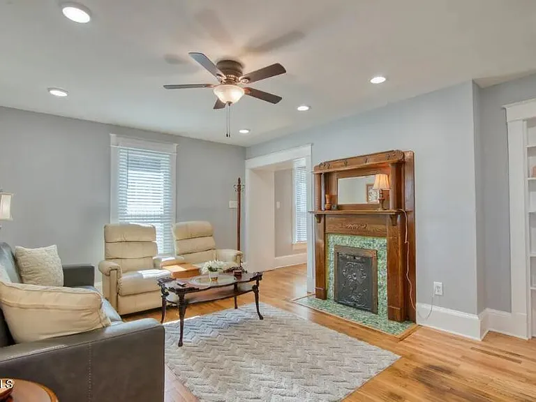 1200 Anderson St — Photo 3