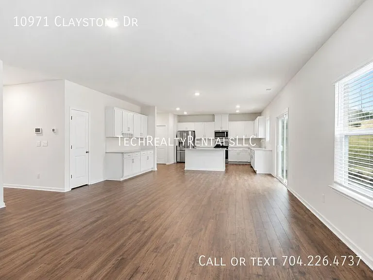 10971 Claystone Dr — Photo 4