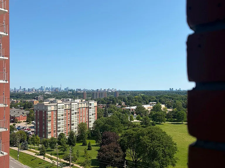 4010 Eglinton Ave W #1112 — Photo 10