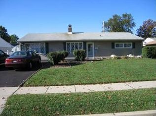 29 Freedom Ln, Levittown, PA