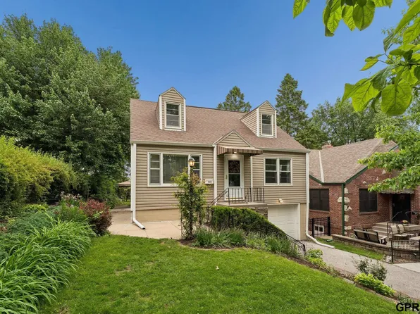 5028 Charles St, Omaha, NE 68132
