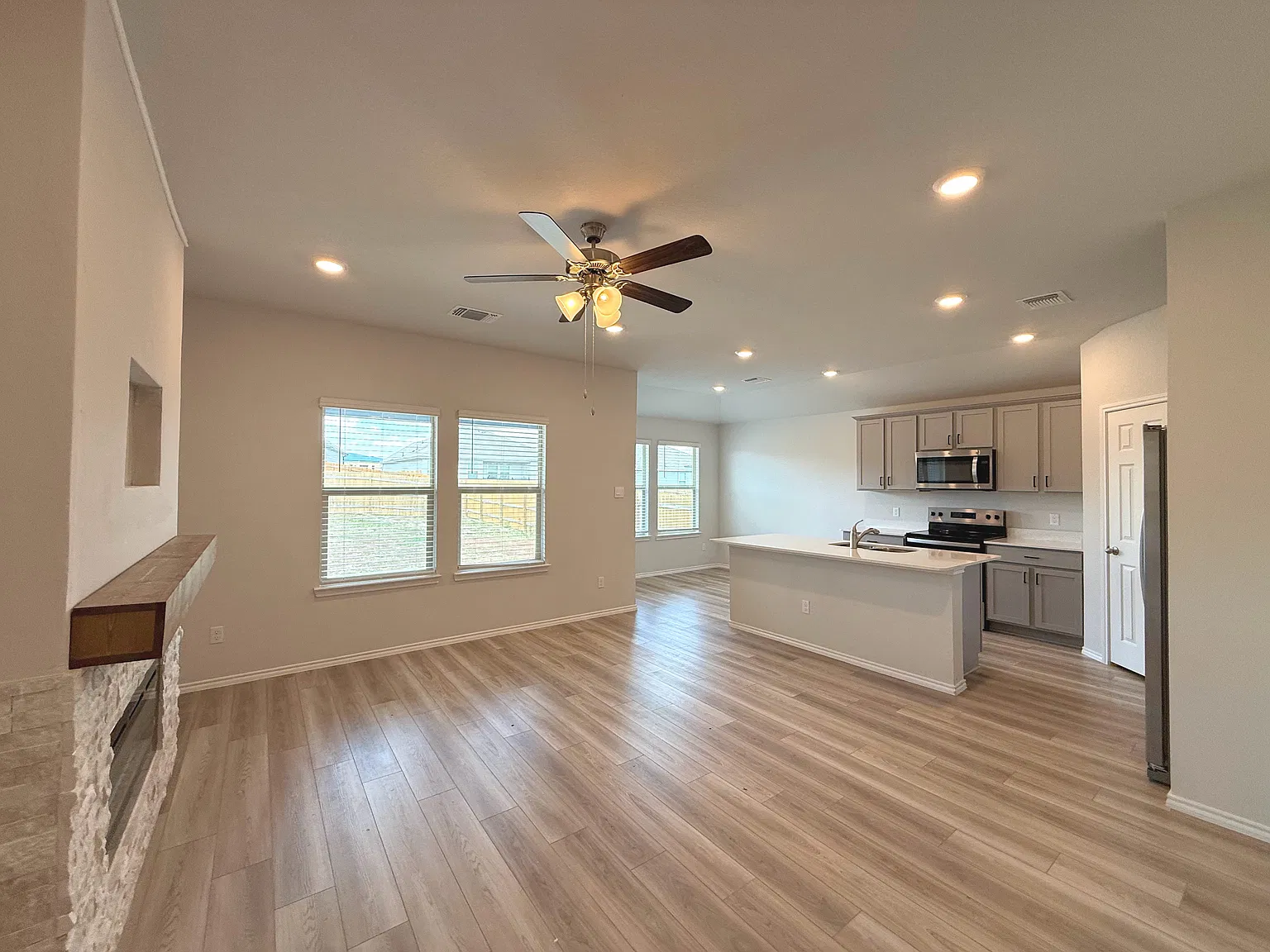 3 bed, 1308 sqft, $1,750 — Photo 4