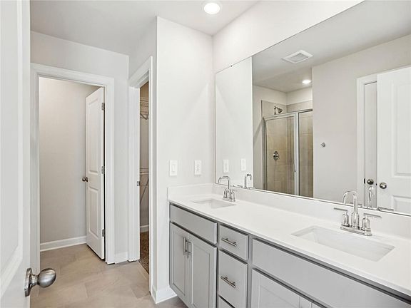 4th image of 702 Cozy Bluff Rd