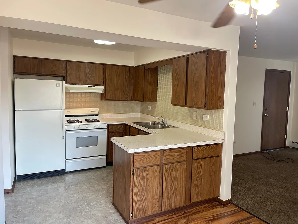Building Photo - 10518 Major Ave #3S