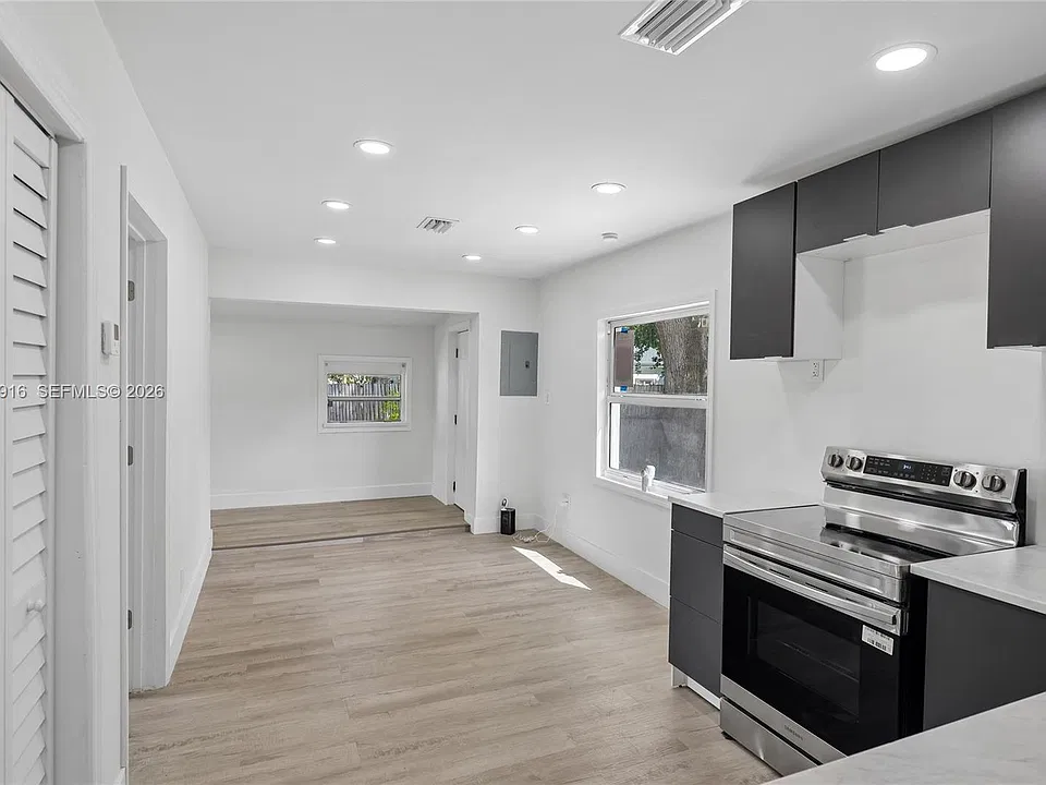 1063 NW 55th Ter