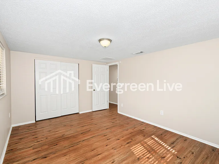 7731 Seashore Dr — Photo 10