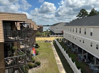 315 Lake Place Condo Dr, Elizabethtown, NC 28337