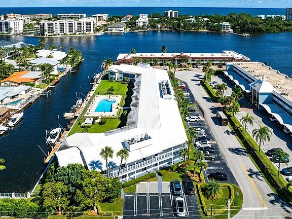 3rd image of 701 NE Harbour Ter APT 103