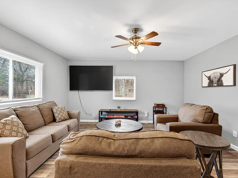 7778 Folk Ave — Photo 9