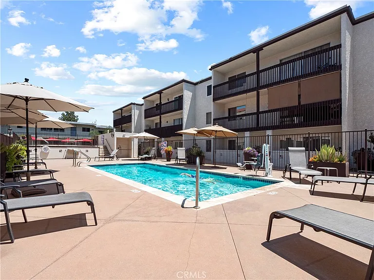 5334 Lindley Ave #319 — Photo 45