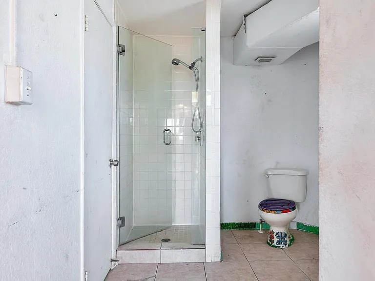 521 N Dixie Hwy — Photo 12