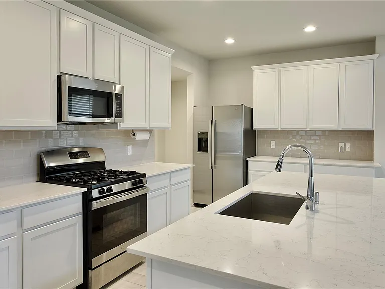 3207 Tilley Dr — Photo 10