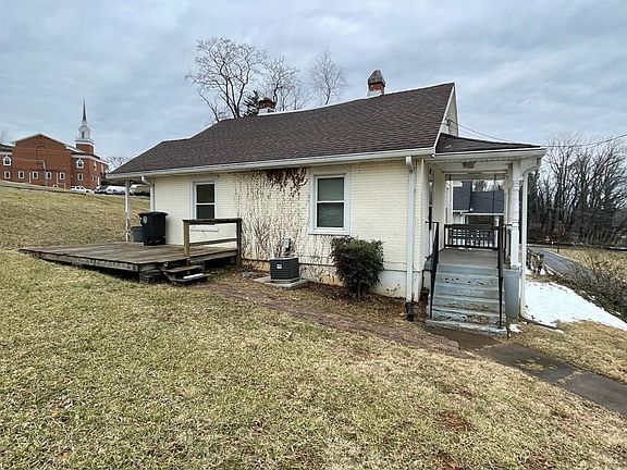 3rd image of 209 Amelia St